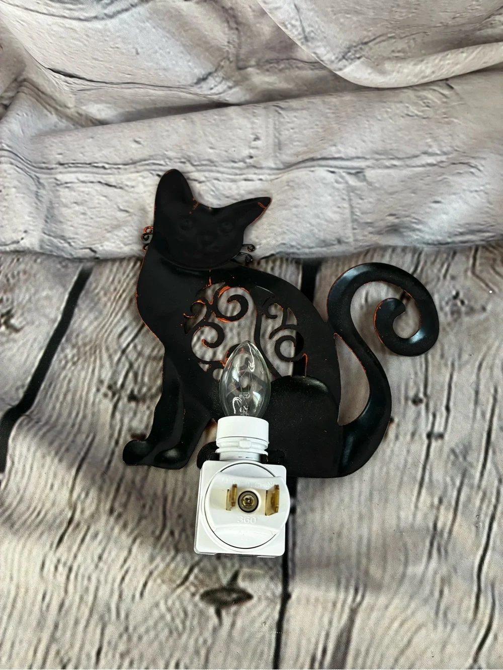 Whimsical Rustic Metal Orange Cat Lover Wall Plug In Decorative Night Light GUC